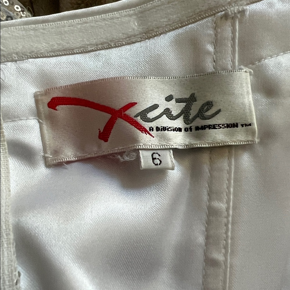 Xcite - A division of Impression - Woman’s Strapless gown with beads and sequins - Picture 7 of 9